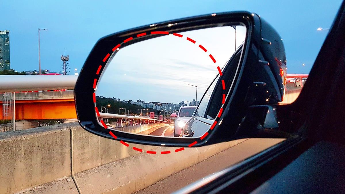car-side-mirror-adjustment-guide-to-eliminate-blind-spot1.jpg