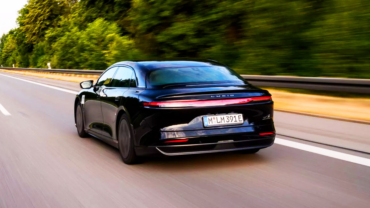 Lucid-Air-Electric-Vehicle-Range2.jpg