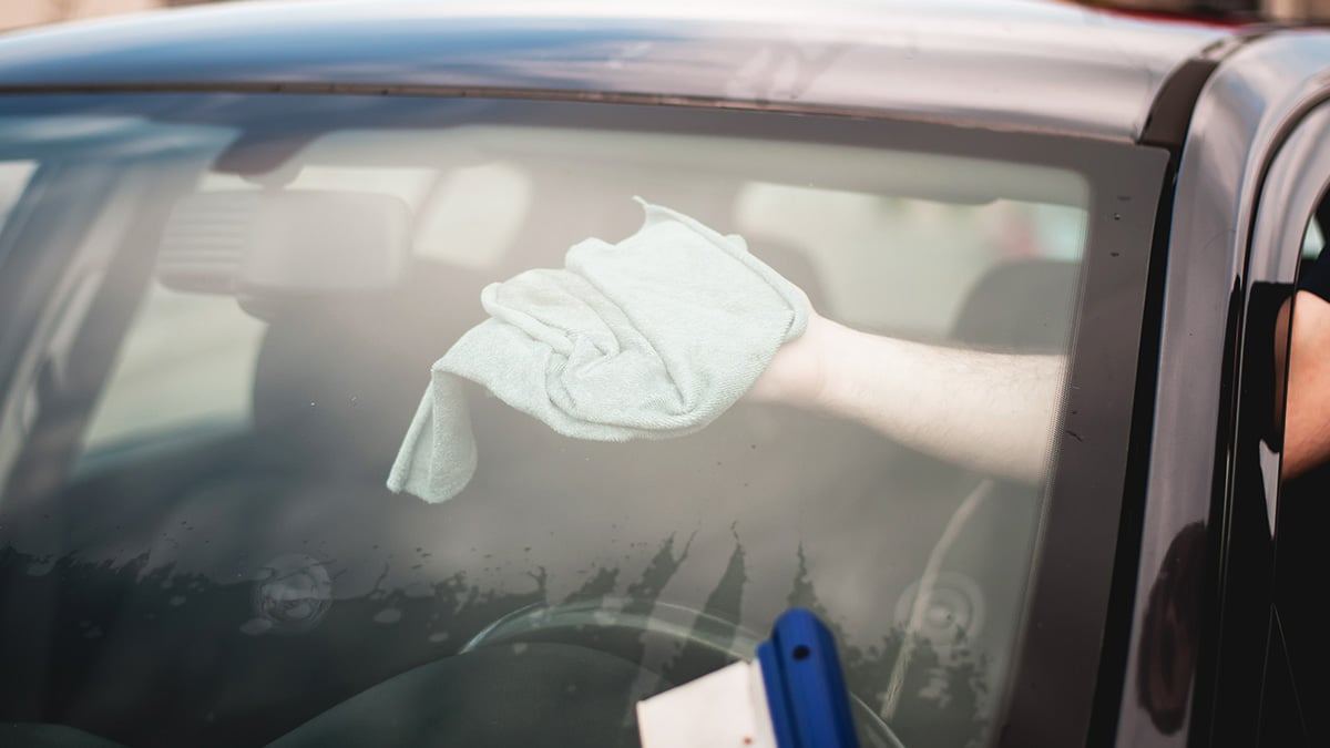 car-windshield-fog-frost-shaving-cream5.jpg