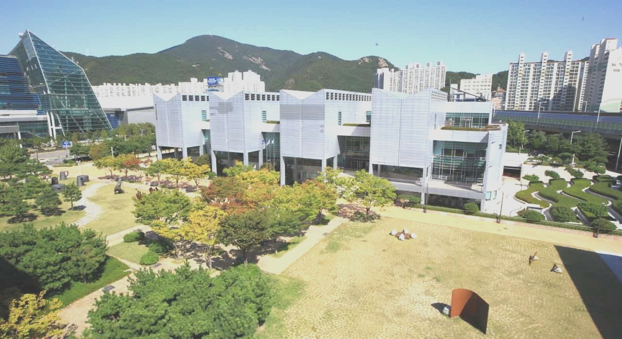 부산시립미술관2년대_1.jpg
