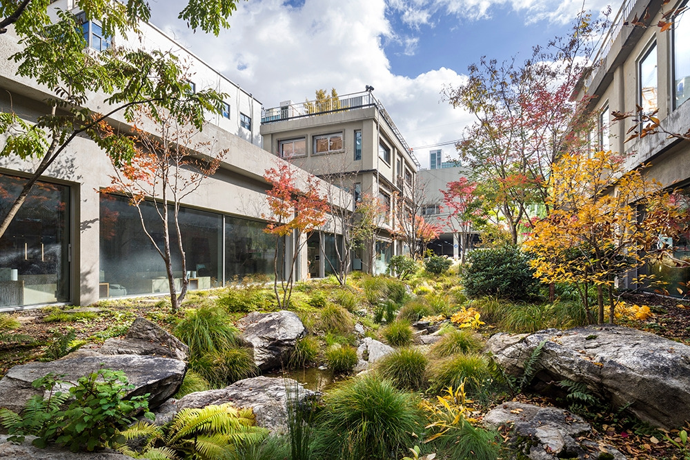 아모레 성수 01.jpg