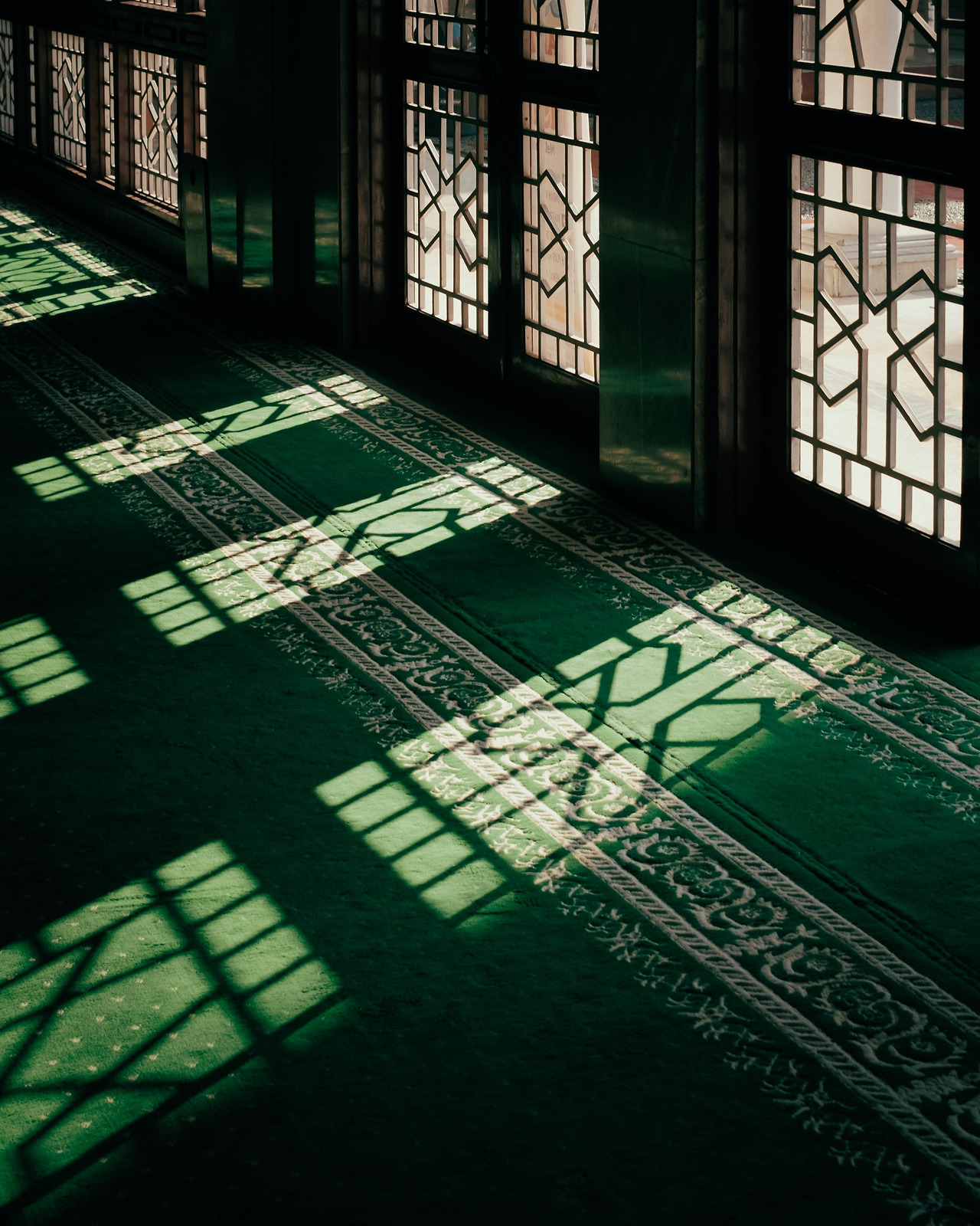 모스크 그림자.jpg