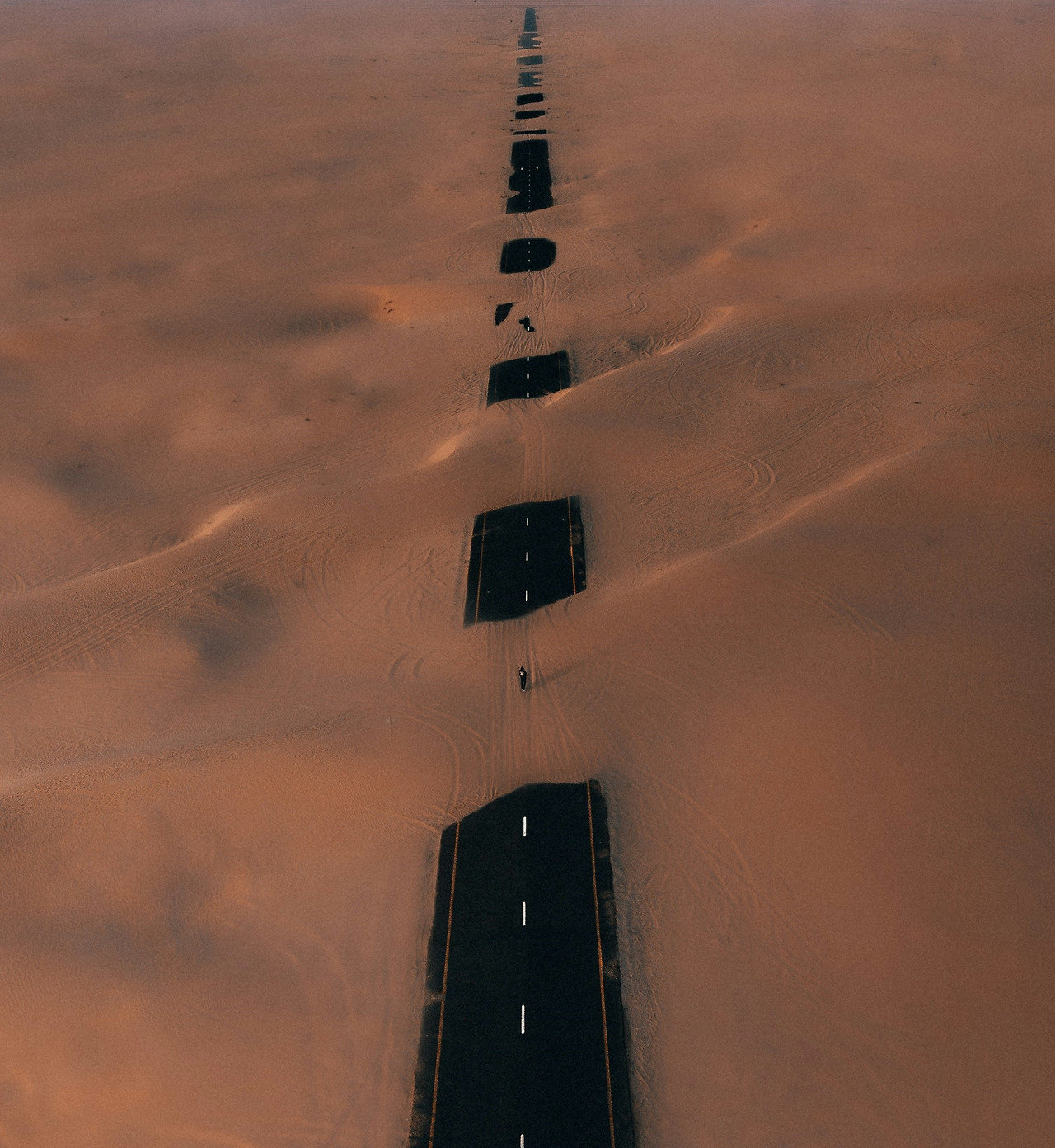 사막의 물류시스템.jpg