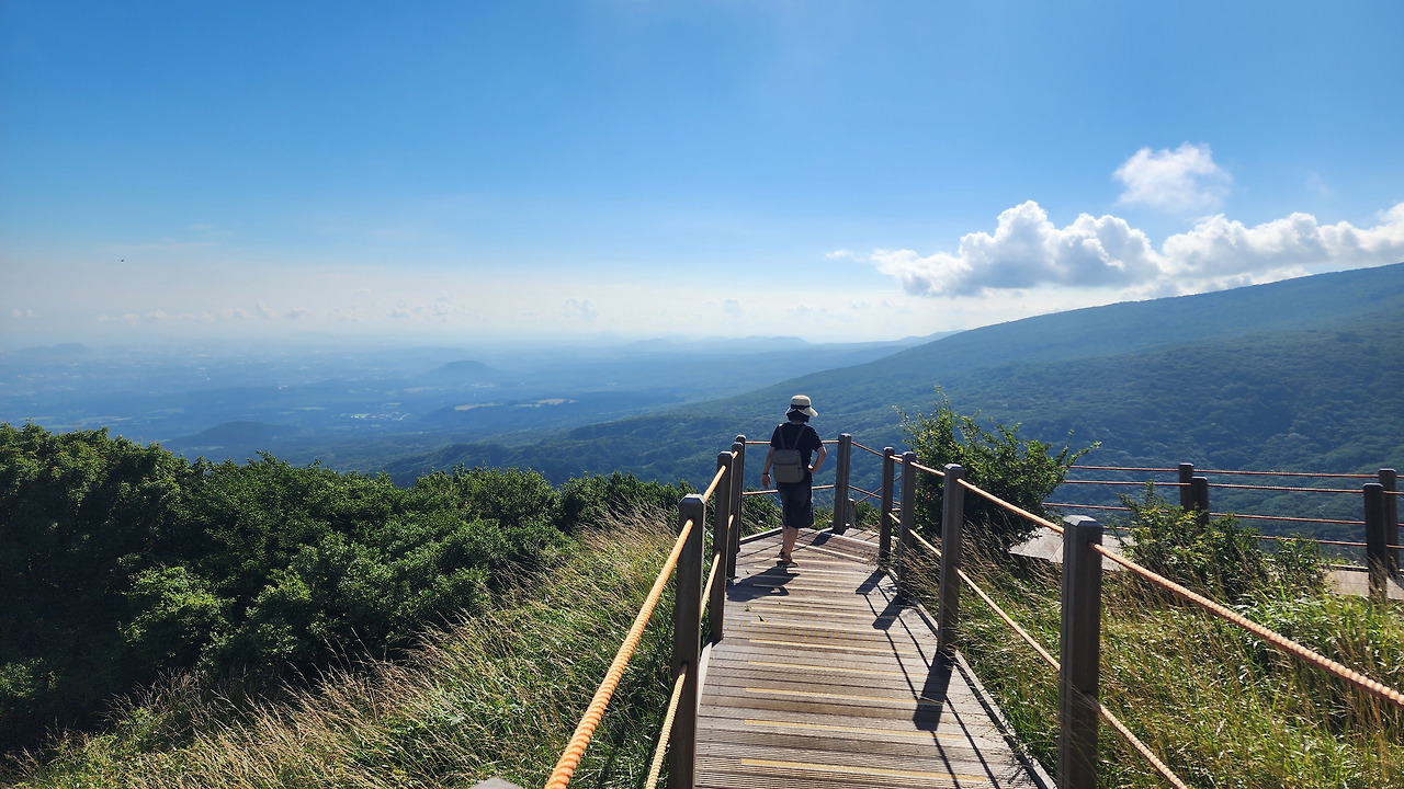 제주도 어승생악 동쪽뷰.jpg