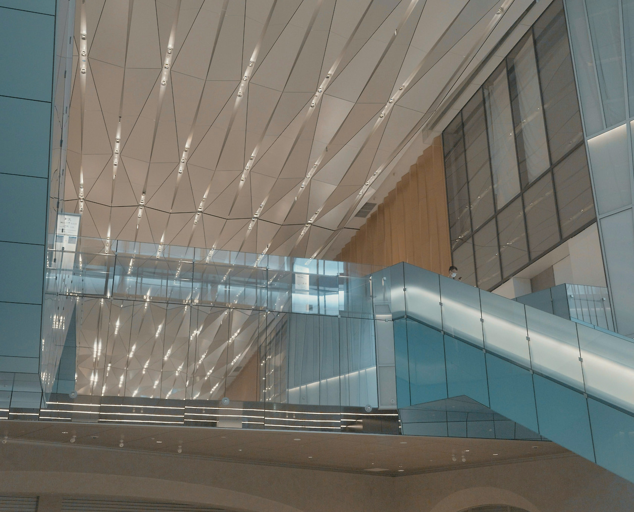 Unsplash의Leo Okuyama.jpg