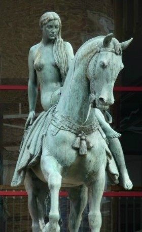Godiva_statue_Broadgate_Oct_2011.jpg