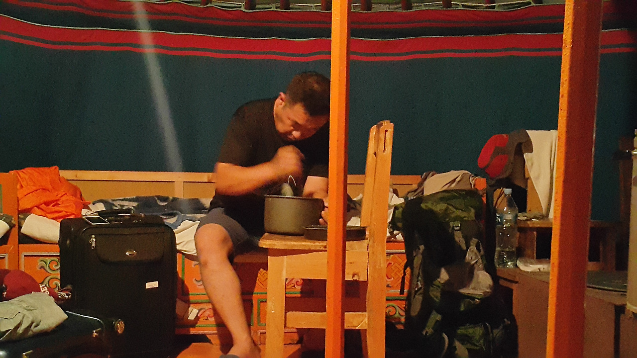 18 비오는 날에 부침개 02 부침개 만들다.jpg