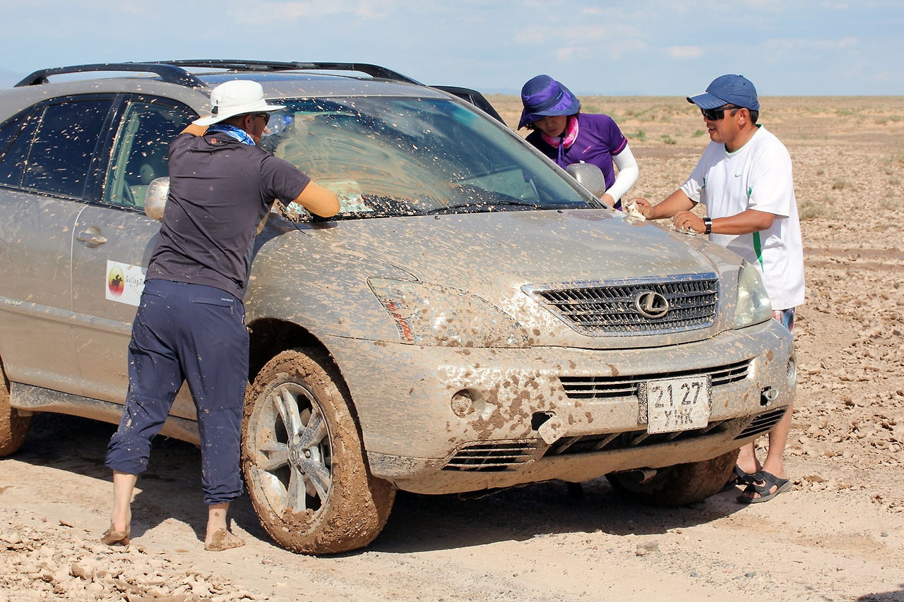 27 진츩에 빠진 차 02_축소.jpg