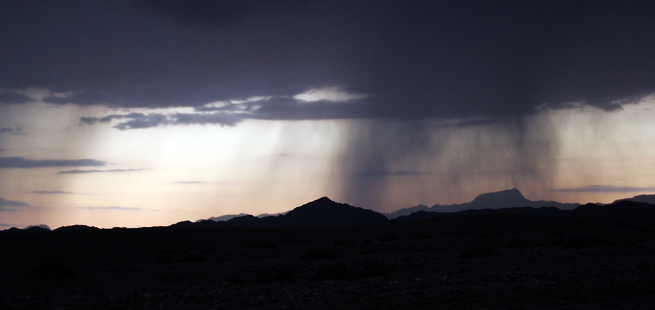19 빗줄기_비내리는 모습 02_수정_축소.jpg