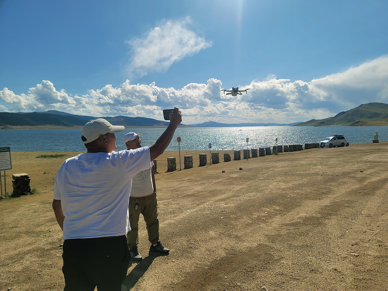 30 드론이 신기한 사람들 01_축소.jpg