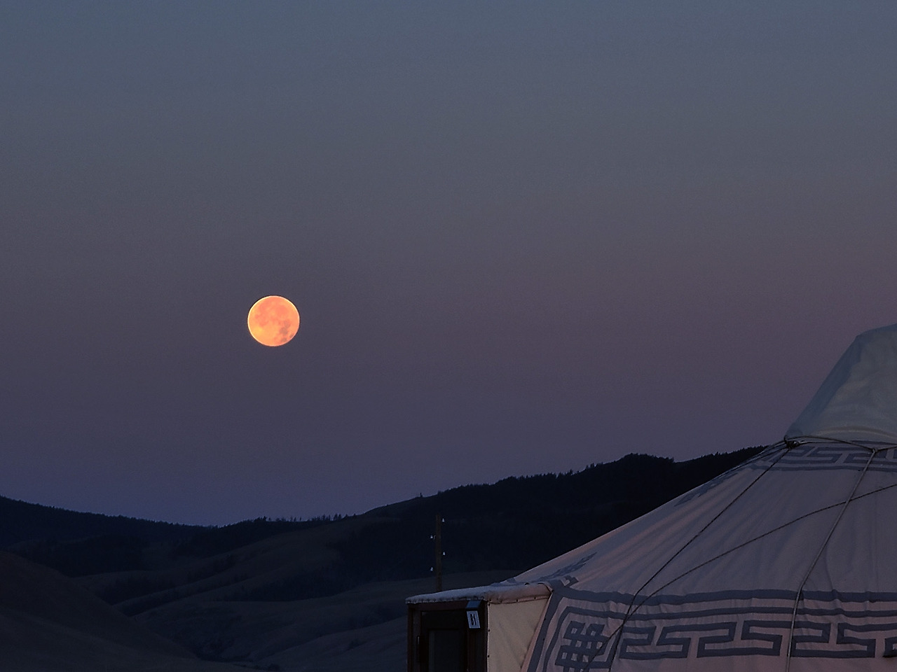 09 첫날 달_새벽달_수정_축소.jpg