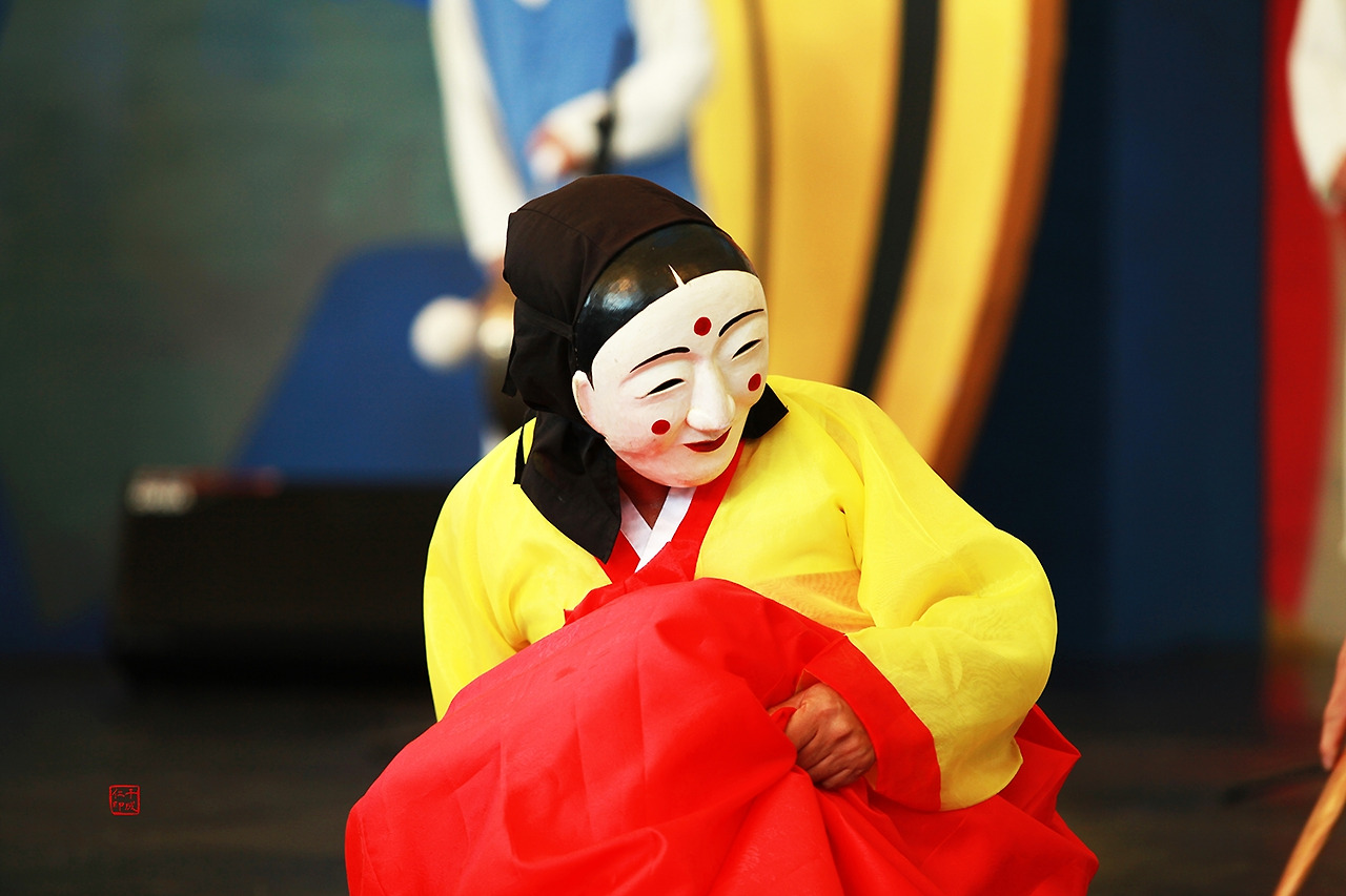 12 탈춤_각시_낙관_축소.jpg