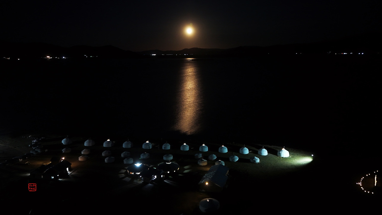 16 호수 달뜨던 날 07_낙관_축소.jpg