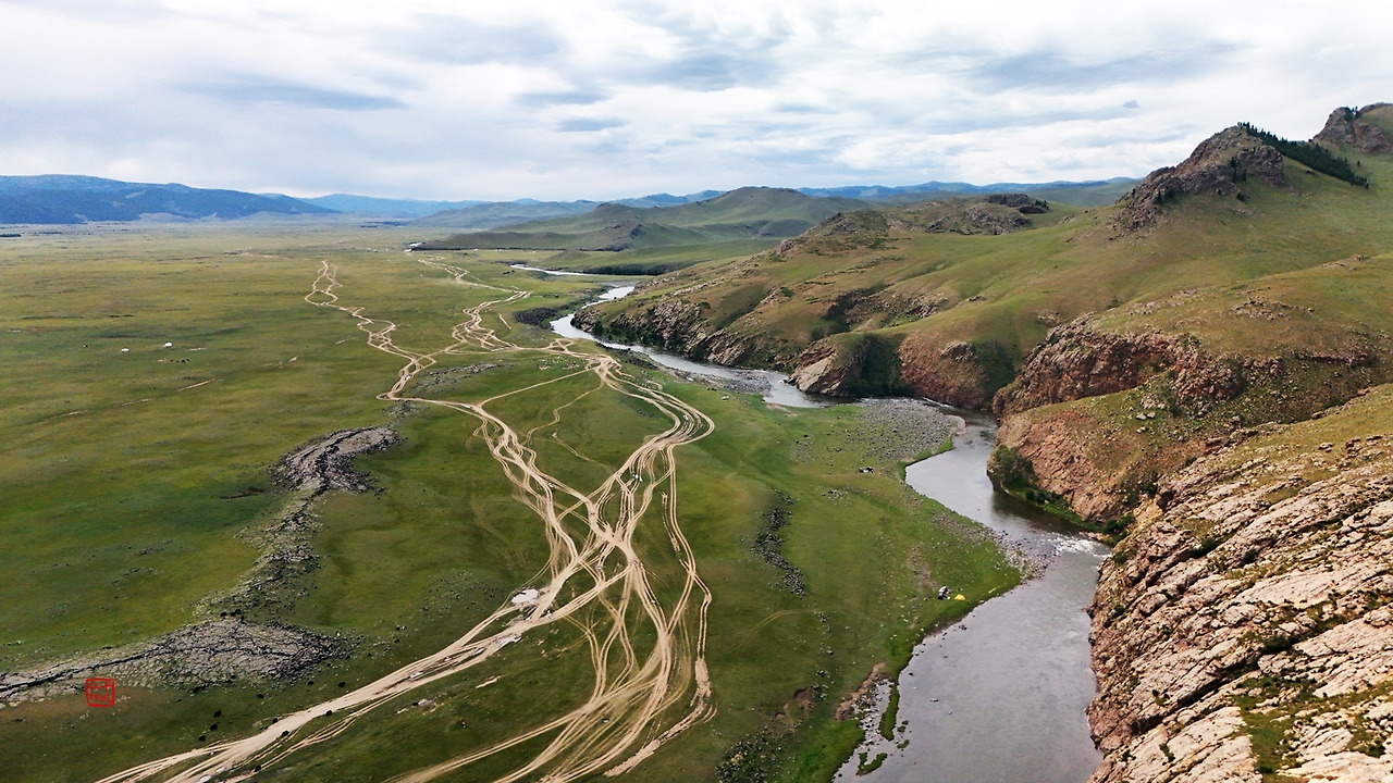 21 드론과 시선 01_축소.jpg