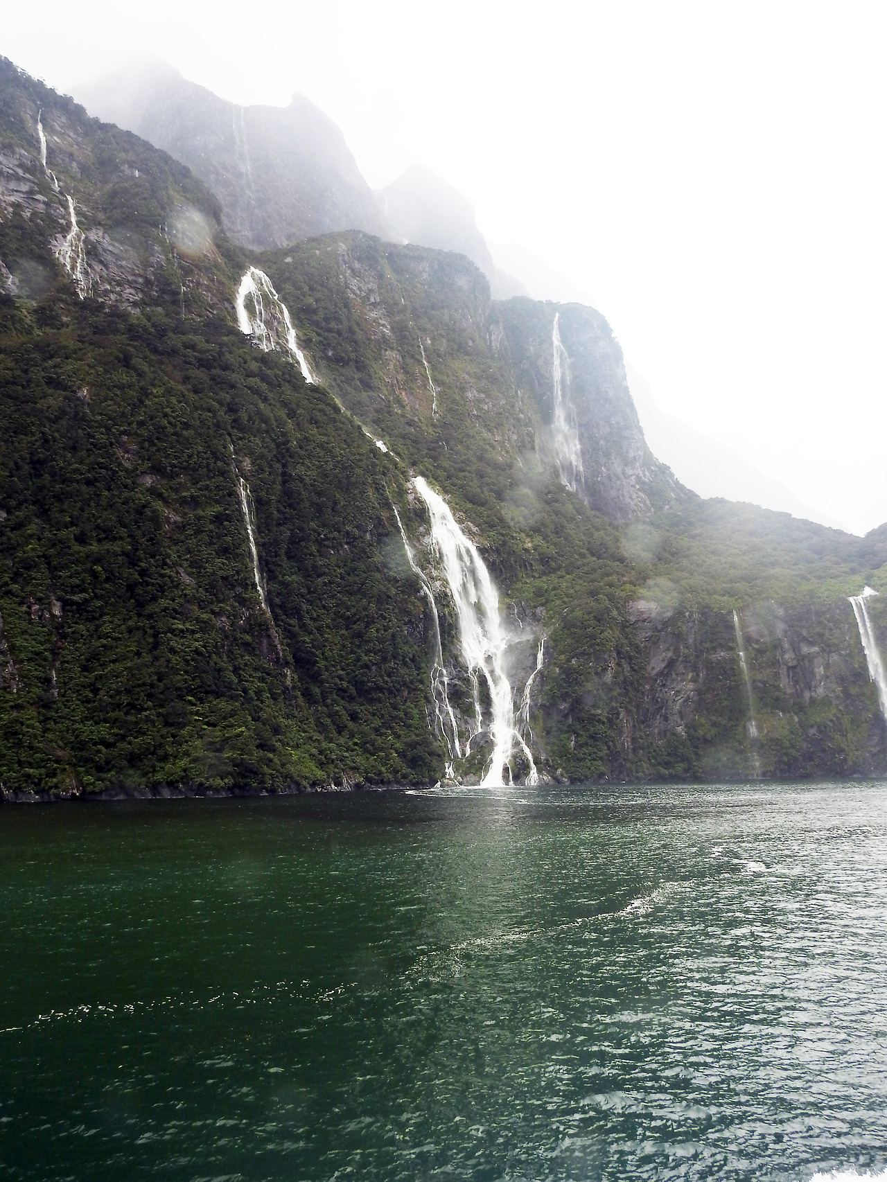20170415 Milford Sound New Zealand003.jpg