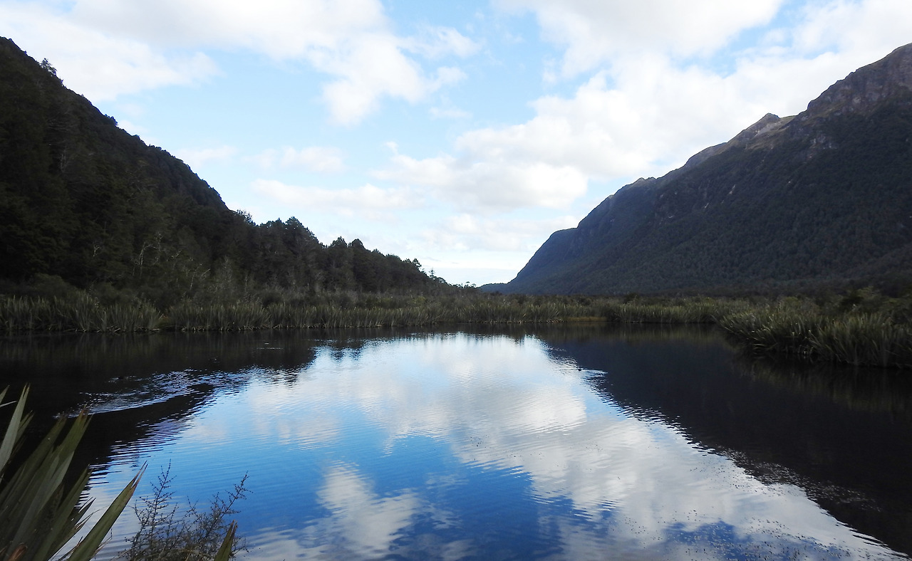 20170415 Mirror Lake New Zealand003.jpg