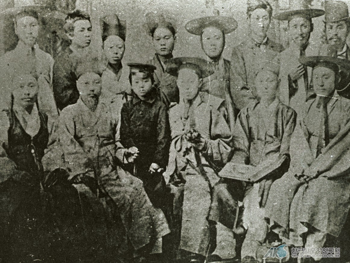 민백-09508_김옥균과 개화당 동지들.jpg