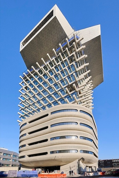 젠틀몬스터 신사옥.jpg