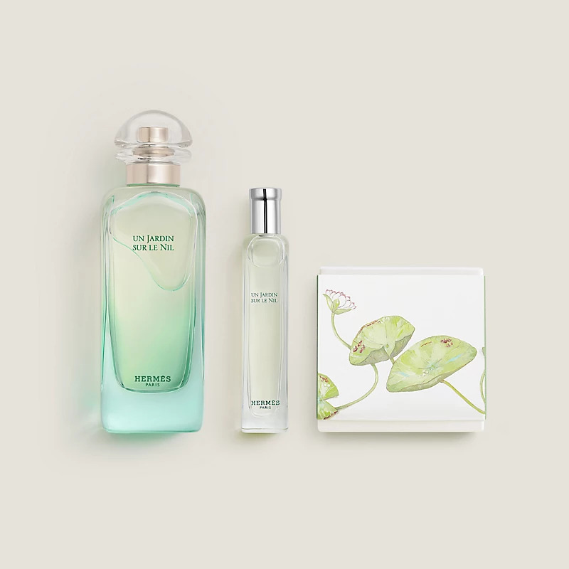 un-jardin-sur-le-nil-오-드-뚜왈렛-기프트-세트--114672V0-worn-2-0-0-800-800_g.jpg