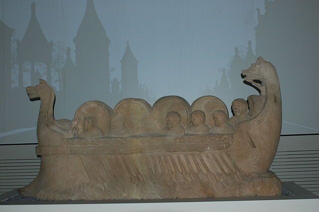 640px-Roman_wineship_carving.jpg