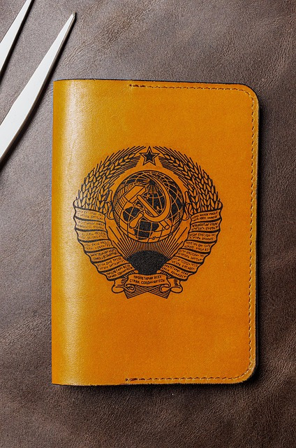 leather-passport-holder-7006898_640.jpg