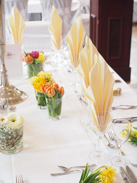 wedding-table-1174151_640.jpg