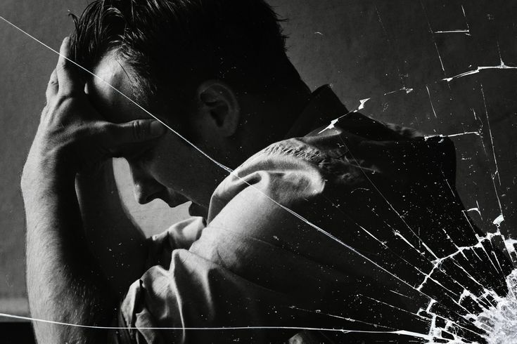 #brokenmirror #breakmirrors #mirrors #shatter….jpg