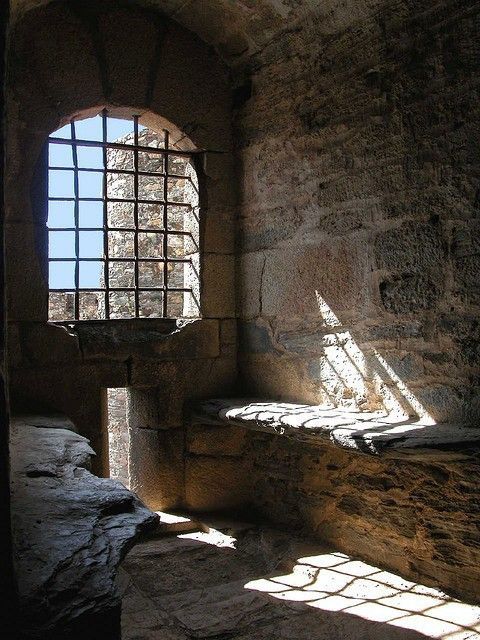Castillo de los templarios, Ponferrada.jpg