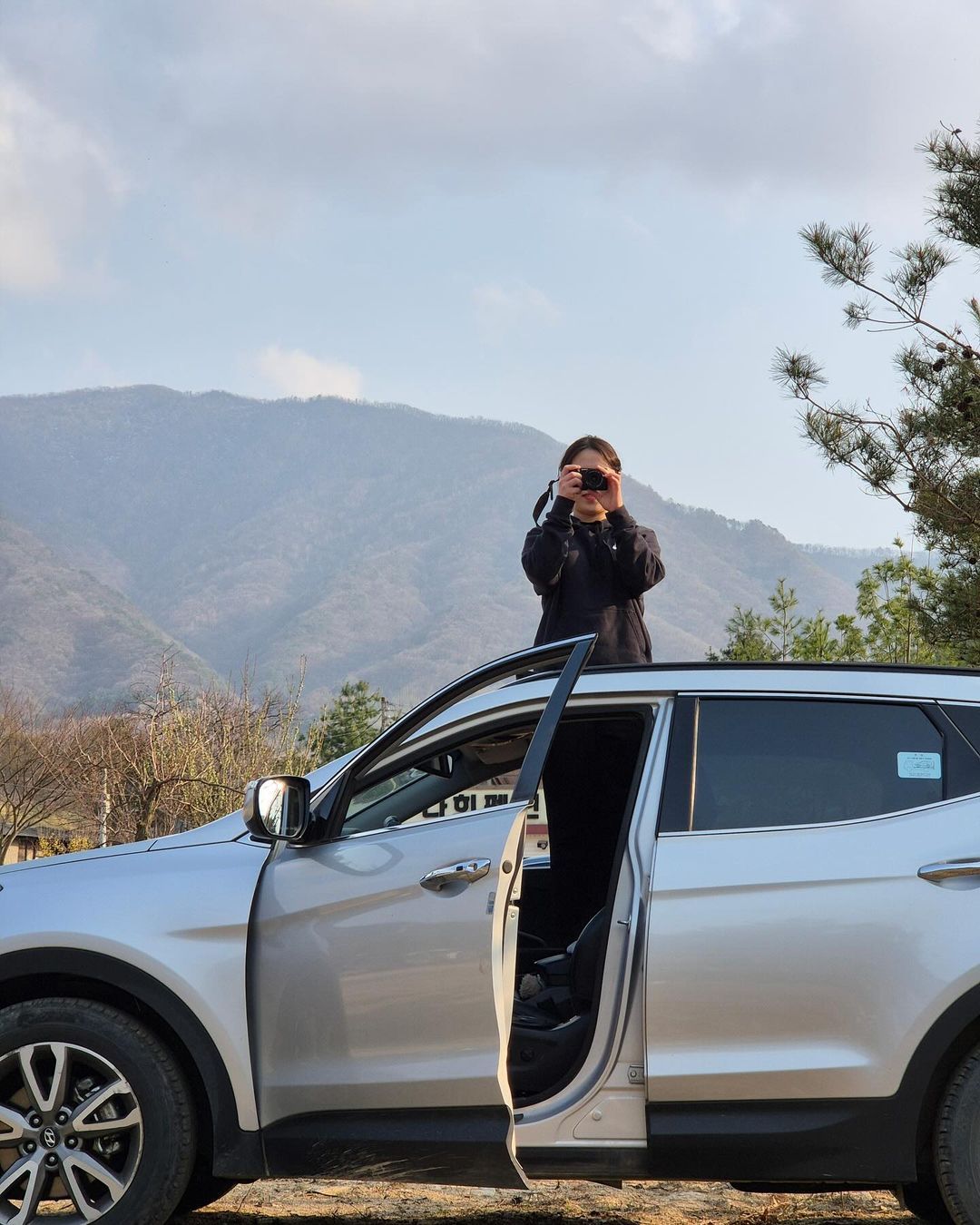 재밌었던 강원도 화천 촬영 현장 속 ME 1박 2일 촬영을 하며 든 생각 ‘오래 만나고, 자주 만나지 않아도 괜찮아’ 연락을 잘 안해도, 1년에 1번 만나도 편안하고, 좋은 사람들은 있 (1).jpg