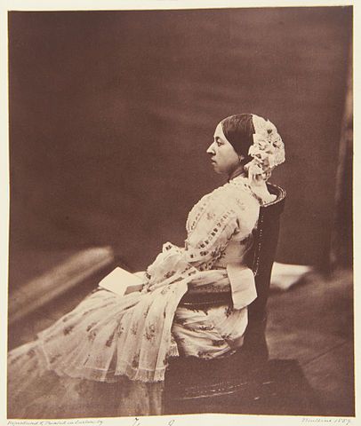 406px-Portrait_of_Queen_Victoria.jpg