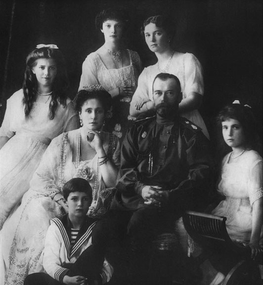 family_tsar_in_1913_elara1020.jpg