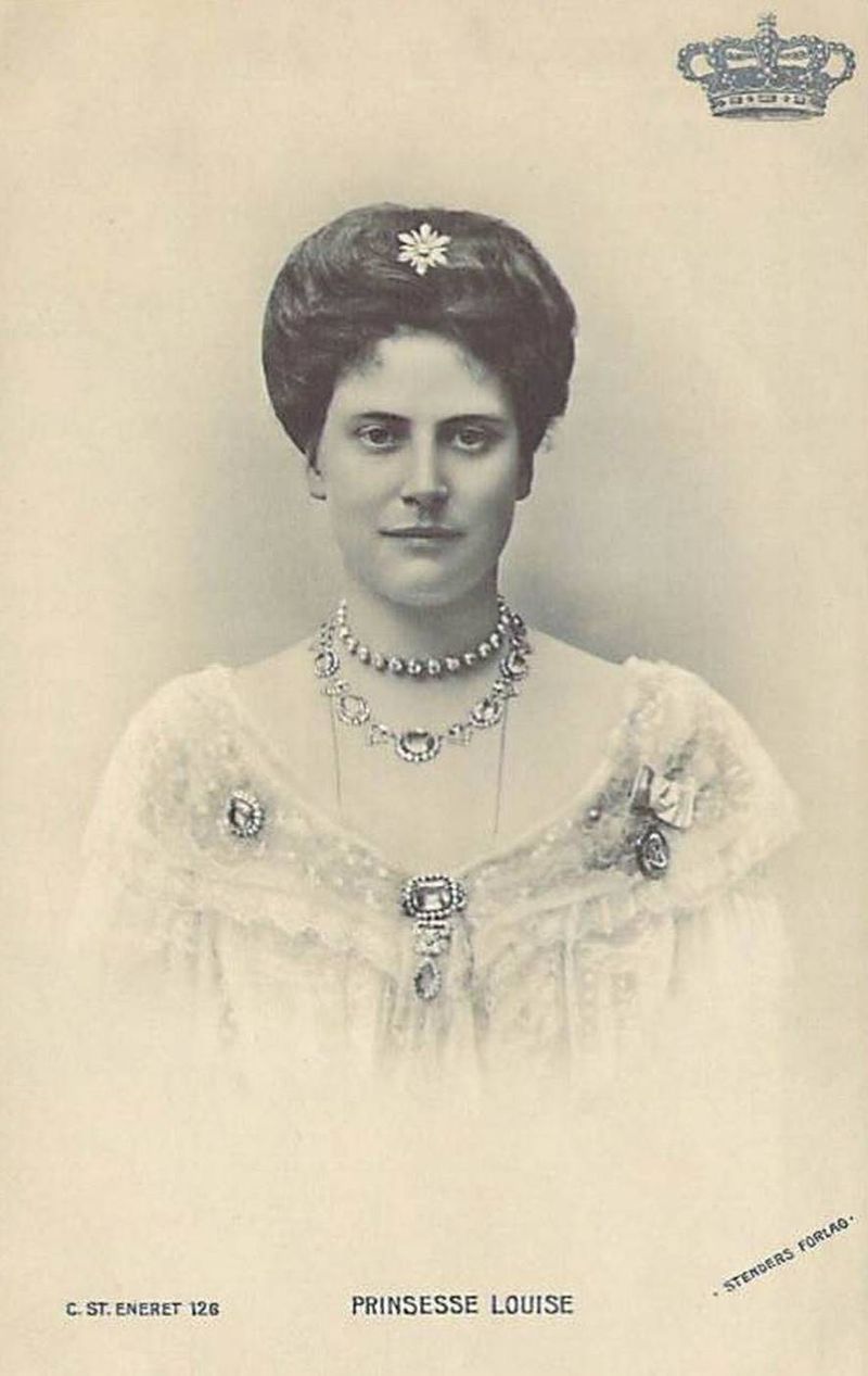 800px-Princess_Lovisa_Caroline_Josephine_Sophie_Thyra_Olga_of_Denmark.jpg