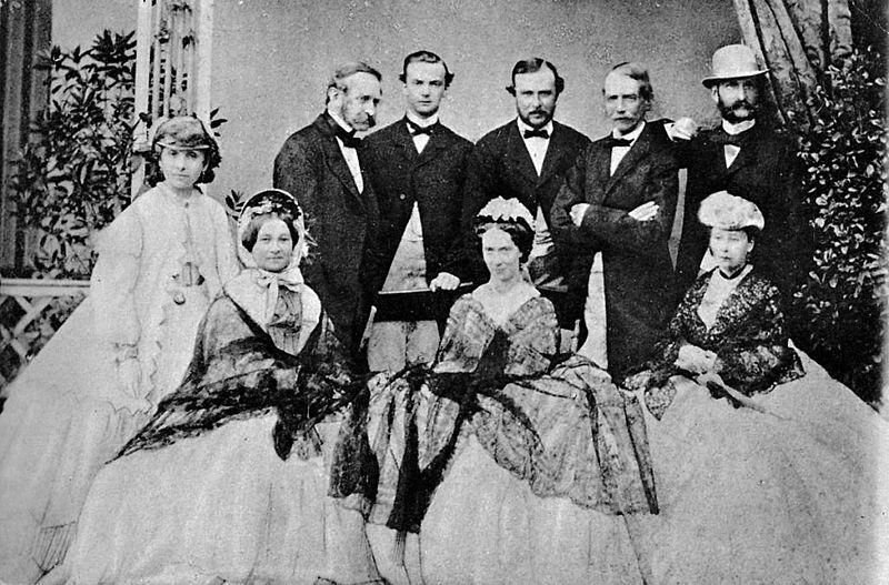 800px-Fuerstliche_Familie_Hessen_240-003.jpg