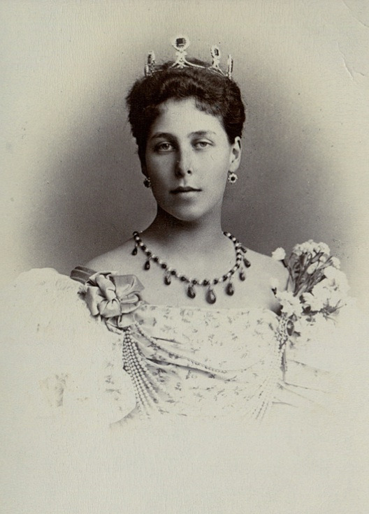 Victoria_Melita_of_Edinburgh_and_Saxe-Coburg_and_Gotha.jpg