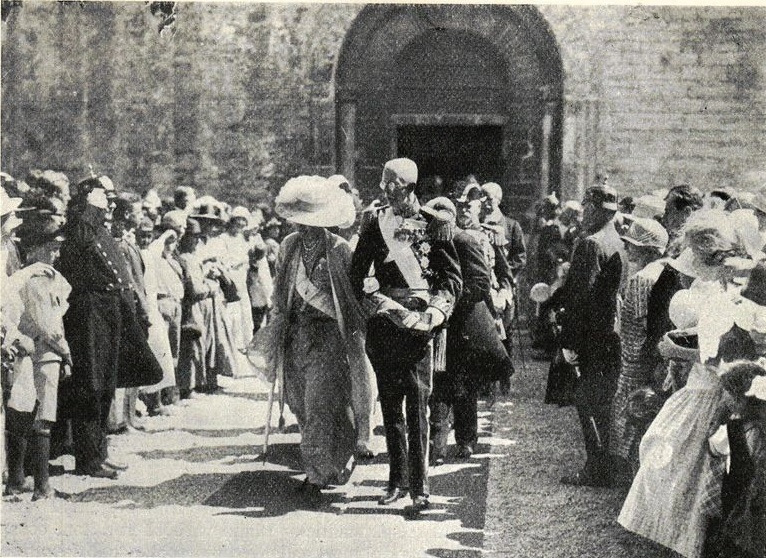 Gustav_V_of_Sweden_in_Visby_in_1925.jpg