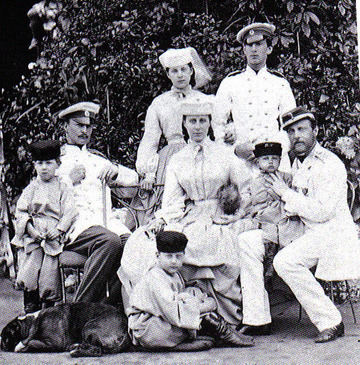Grand_Duke_Konstantine_Nikolaievich_and_his_family.jpg