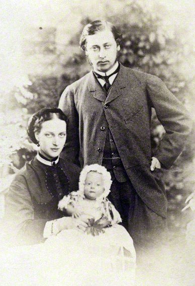 Edward_and_Alix_with_Albert.jpg