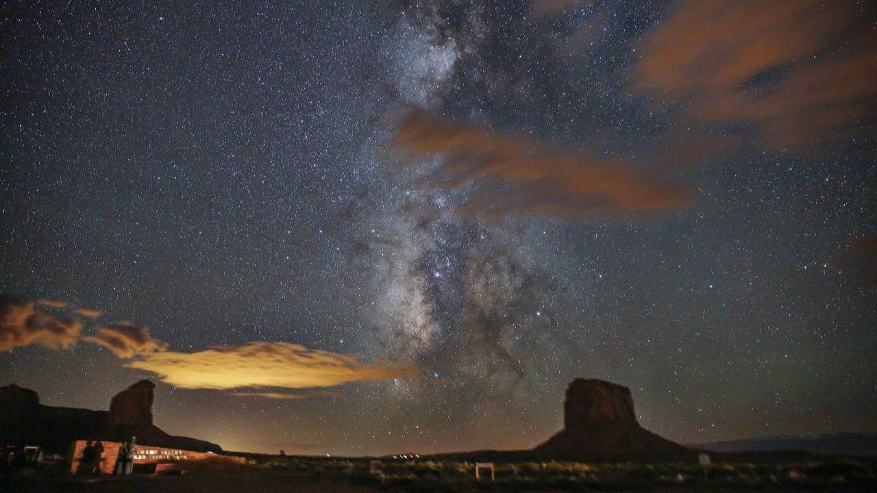 모뉴먼트밸리 은하수.jpg