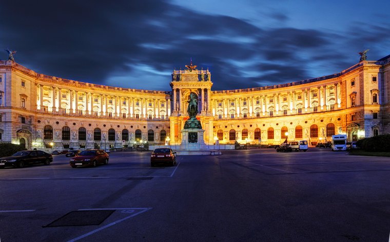 austria-vienna_hofburg_imperial_palace-_c_ttstudio-shutterstock_126662522-04088.jpg