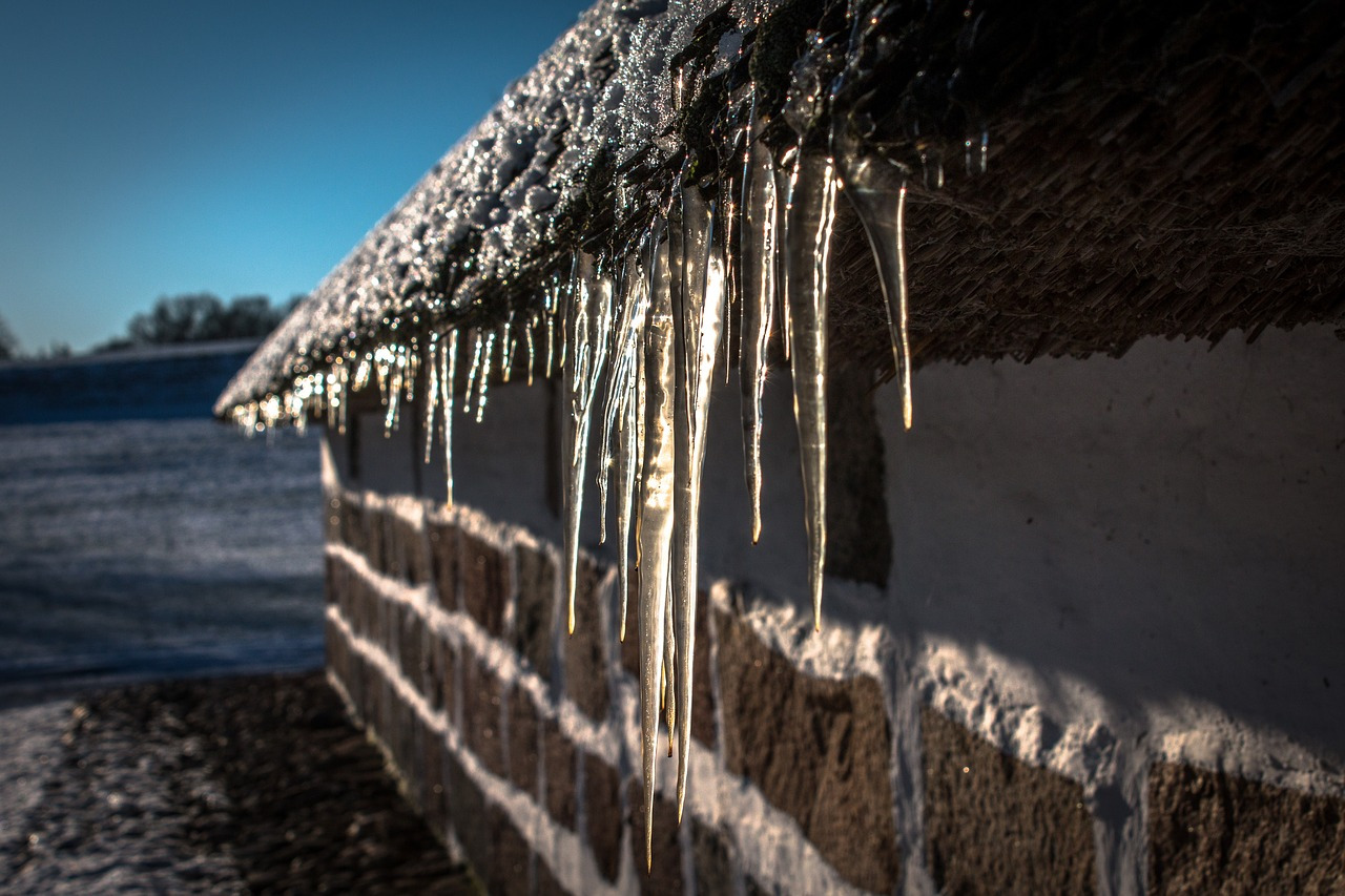 icicles-1709326_1280.jpg