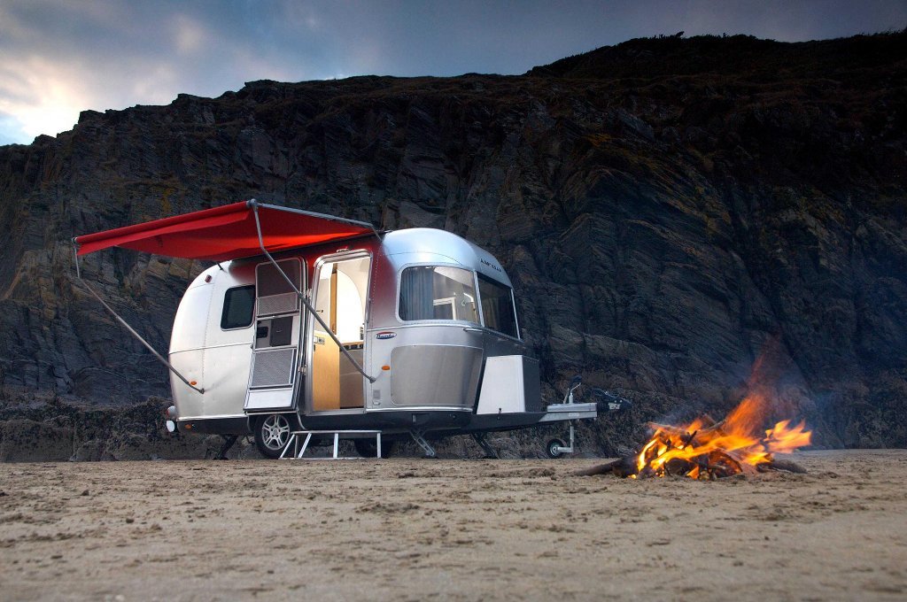 bambi-gets-a-facelift-new-airstream-caravan-18595_1.jpg