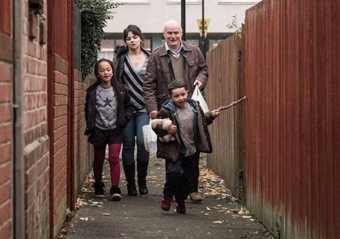 i-daniel-blake-solidarity-alternative-family-walking.jpg