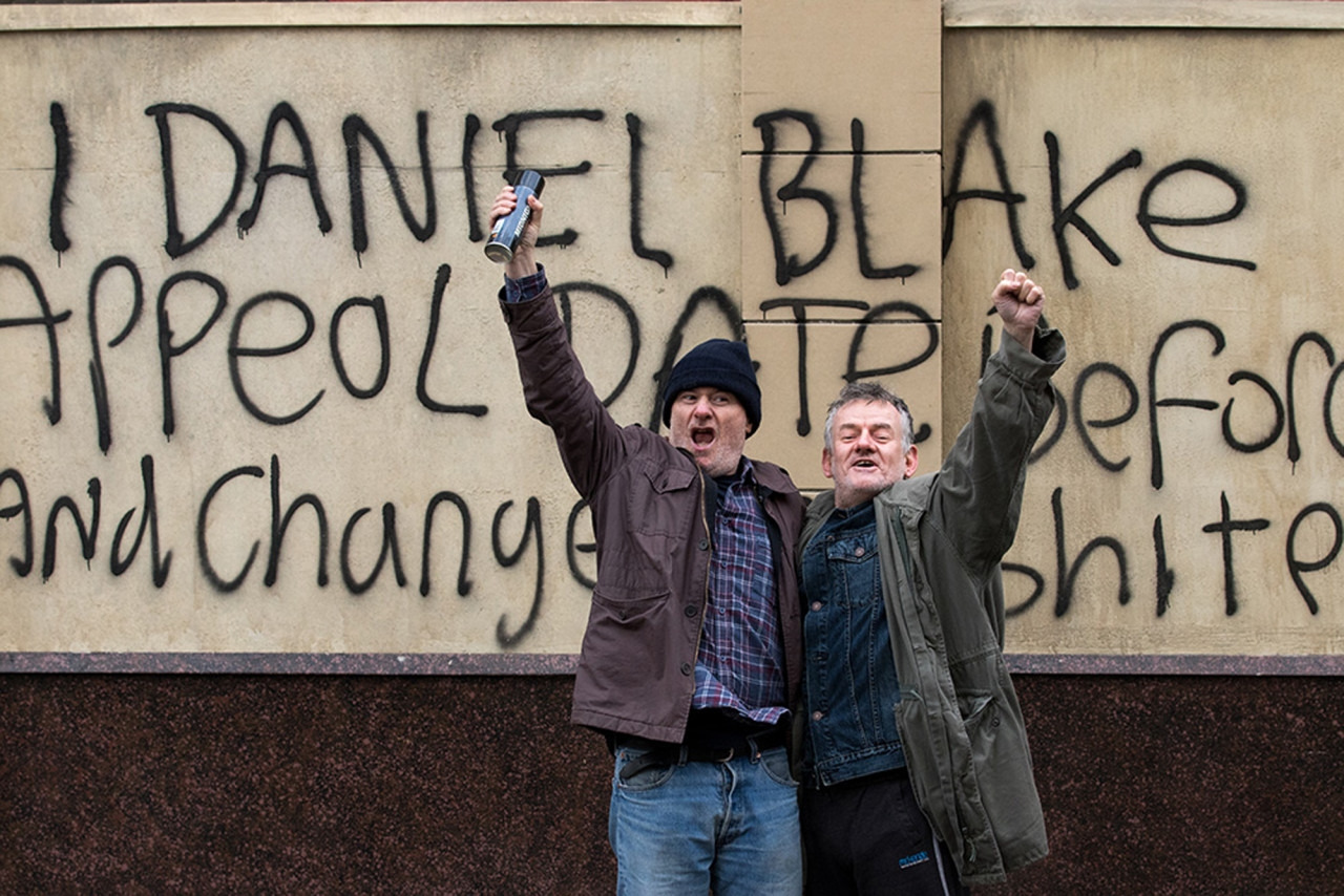 i-daniel-blake-graffiti-protest-scene-dignity..jpg