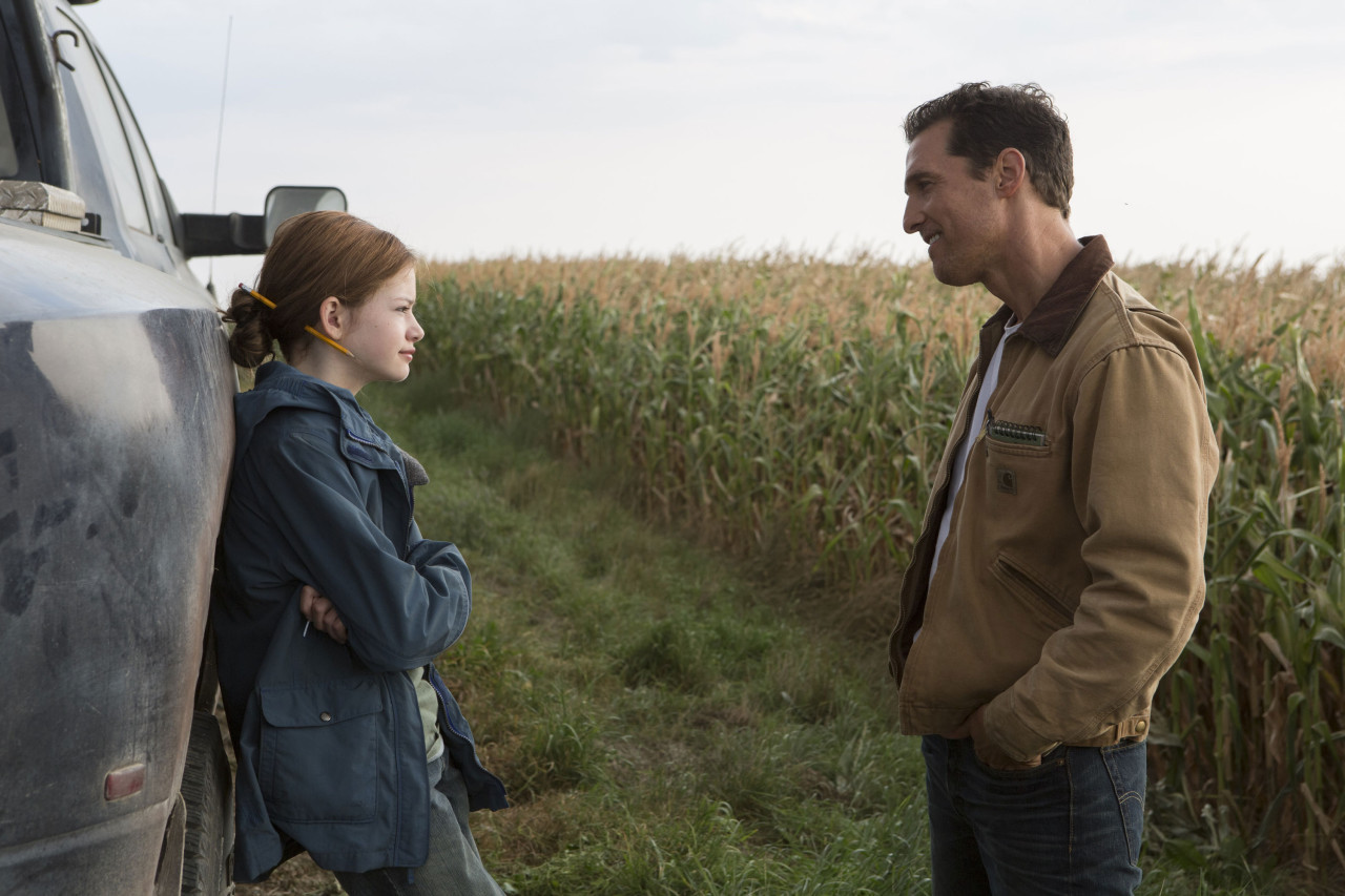 interstellar-cooper-murph-father-daughter-cornfield.jpg