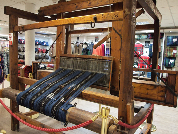 스코틀랜드전통의상킬트영글음 (8).jpg