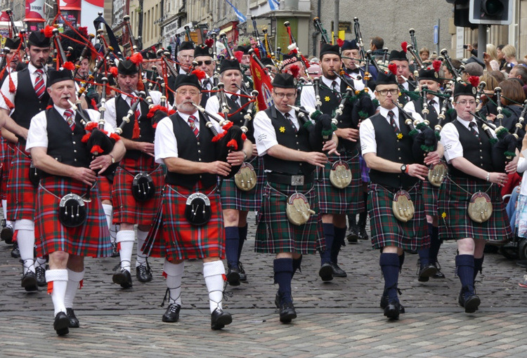 스코틀랜드전통의상킬트영글음 (1).jpg