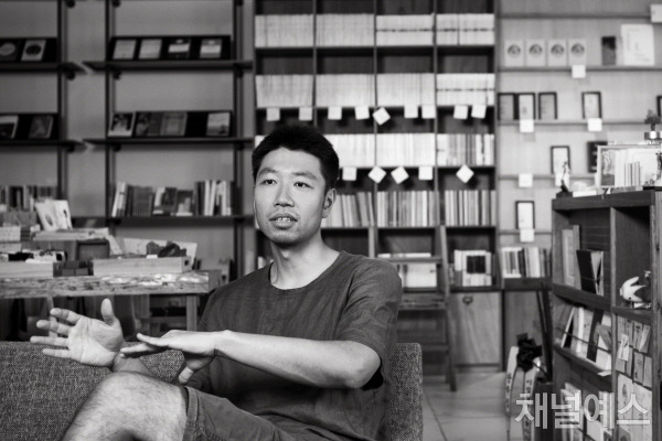 김한민 작가.jpg