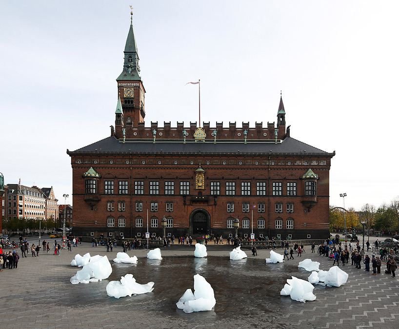 olafur-eliasson-ice-watch-project-climate-change-greenland-copenhagen-designboom-11.jpg