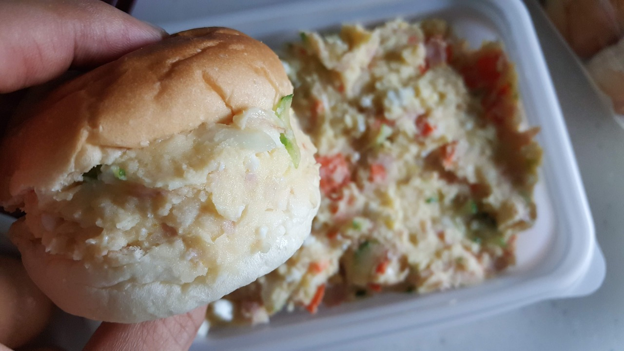 57. 야채사라다빵.jpg