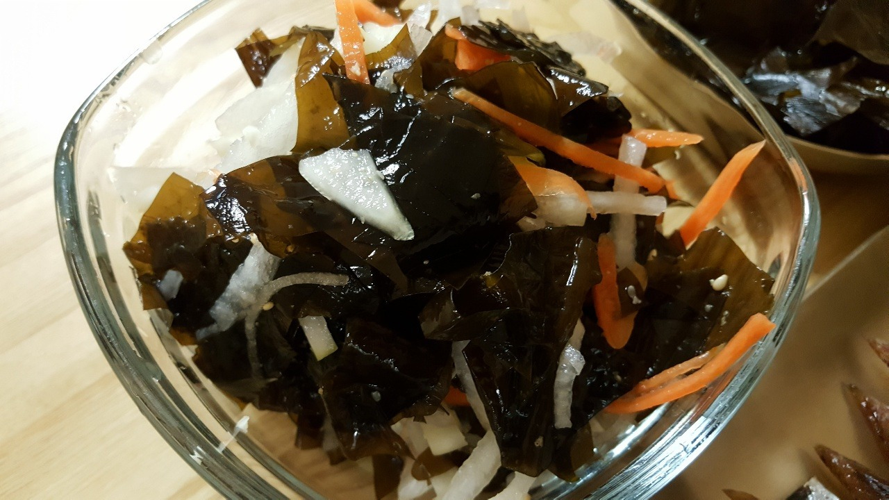 360. 물미역초무침.jpg